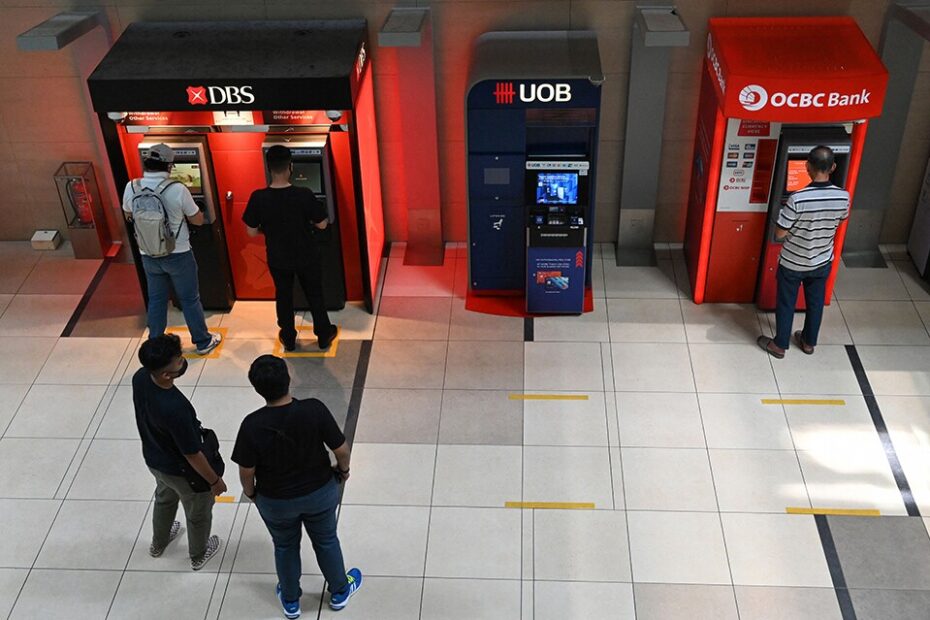 Which Local Bank Should You Invest In? How Did DBS, UOB, and OCBC Perform In Q1 FY2024?